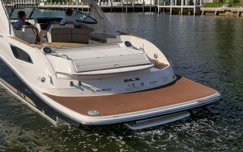 Slide: The Image of Sea Ray 350 SLX 2016 - 35
