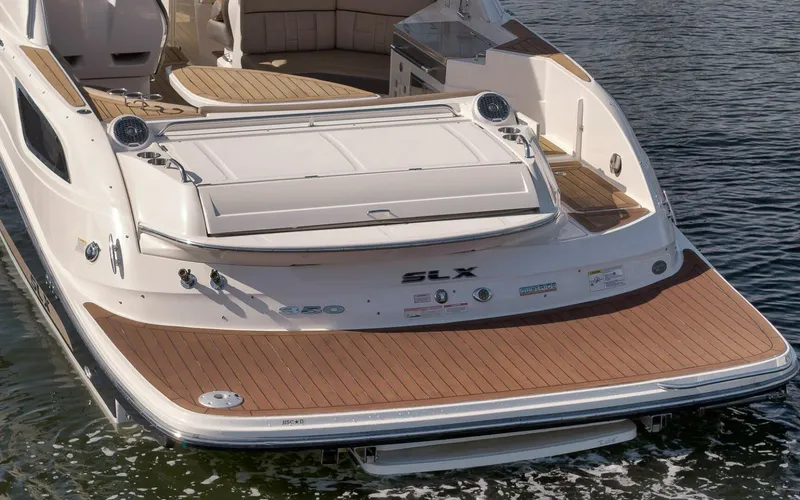 Slide: The Image of Sea Ray 350 SLX 2016 - 37