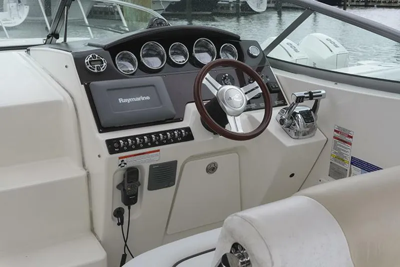 Slide: The Image of Sea Ray 310 Sundancer 2010 - 10