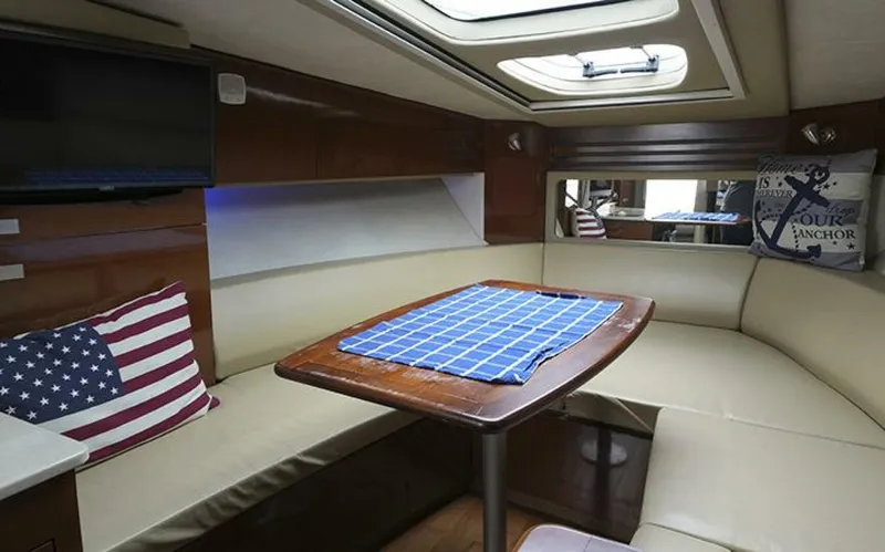 Slide: The Image of Sea Ray 310 Sundancer 2010 - 21