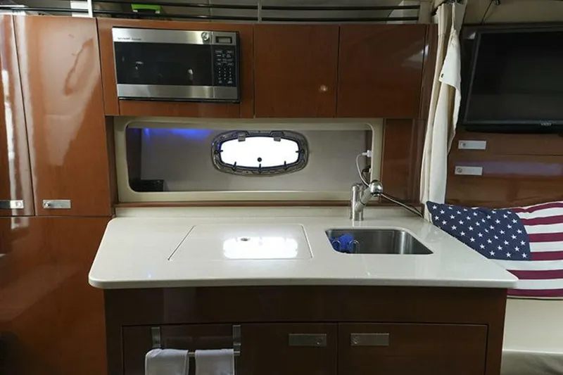 Slide: The Image of Sea Ray 310 Sundancer 2010 - 22