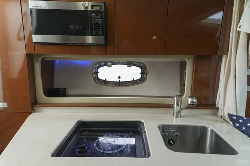 Slide: The Image of Sea Ray 310 Sundancer 2010 - 23