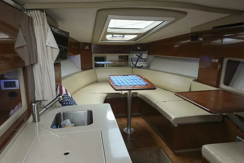 Slide: The Image of Sea Ray 310 Sundancer 2010 - 25
