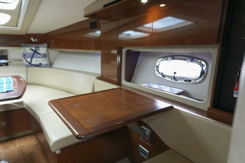 Slide: The Image of Sea Ray 310 Sundancer 2010 - 26