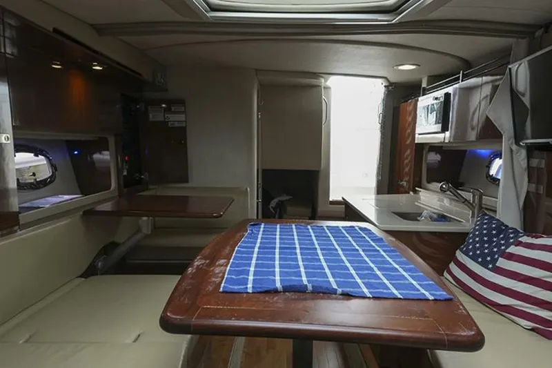 Slide: The Image of Sea Ray 310 Sundancer 2010 - 28