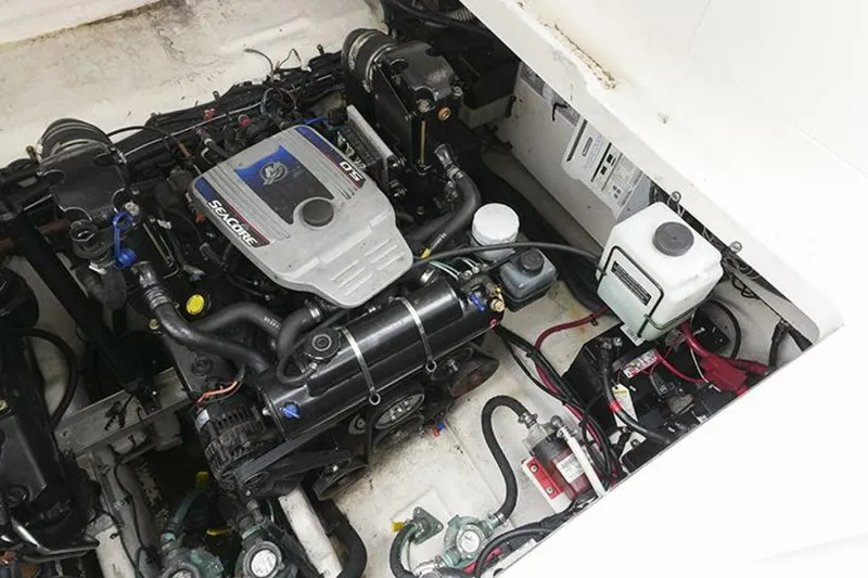 Slide: The Image of Sea Ray 310 Sundancer 2010 - 34