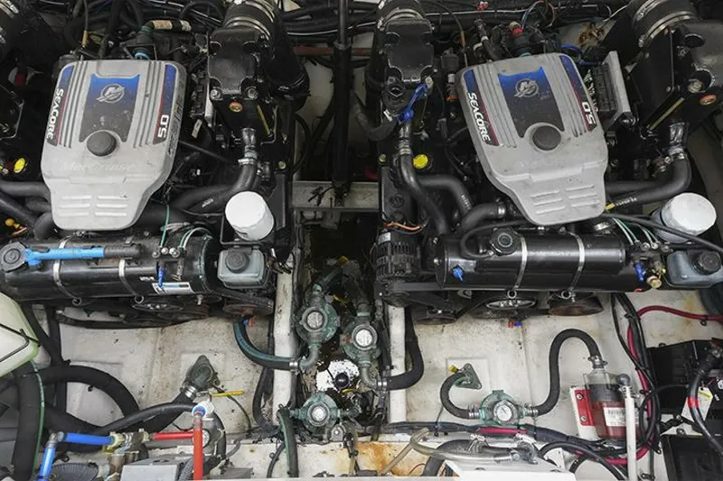 Slide: The Image of Sea Ray 310 Sundancer 2010 - 37