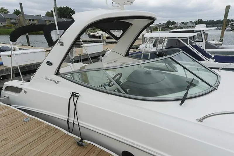 Slide: The Image of Sea Ray 310 Sundancer 2010 - 4