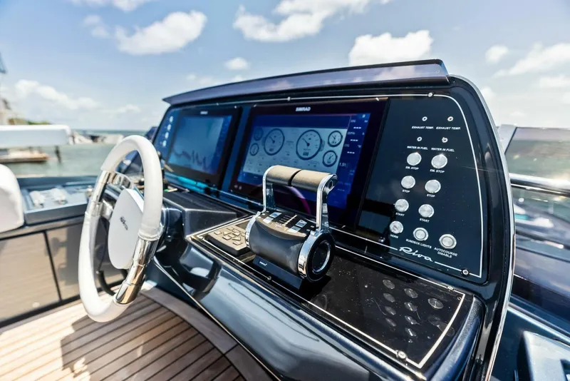 Slide: The Image of Riva Perseo Super 2024 - 19