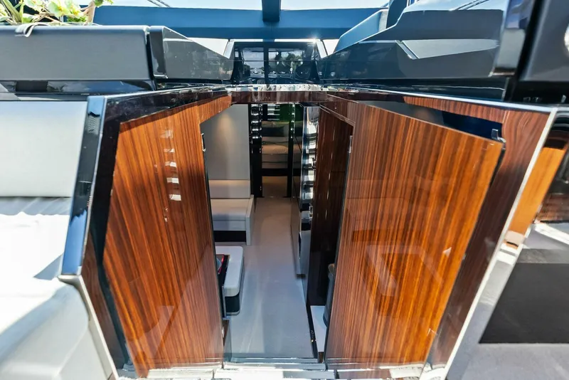 Slide: The Image of Riva Perseo Super 2024 - 57