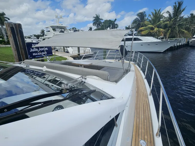 Slide: The Image of Azimut 66 2022 - 12