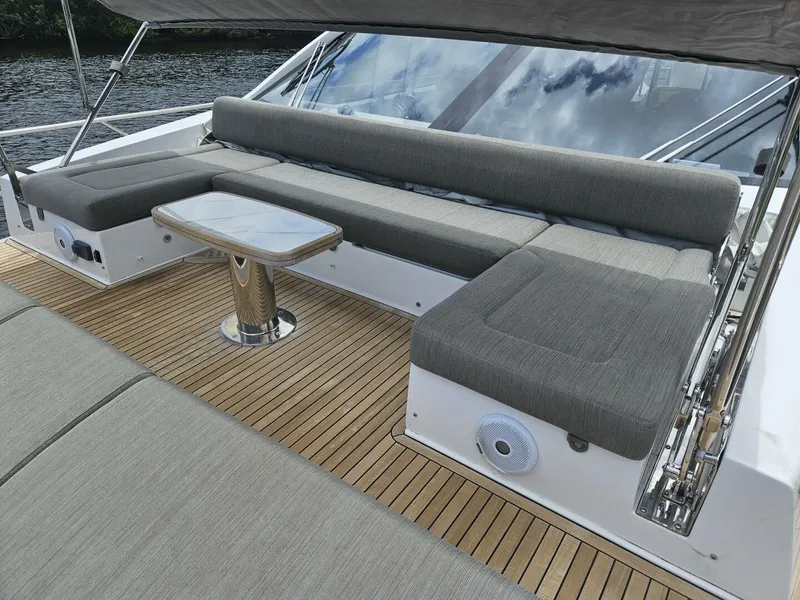 Slide: The Image of Azimut 66 2022 - 15