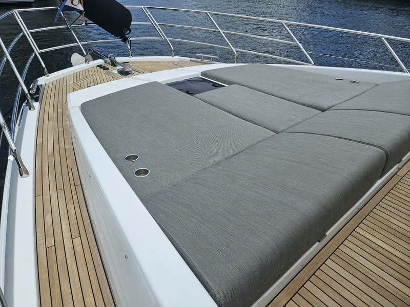 Slide: The Image of Azimut 66 2022 - 16