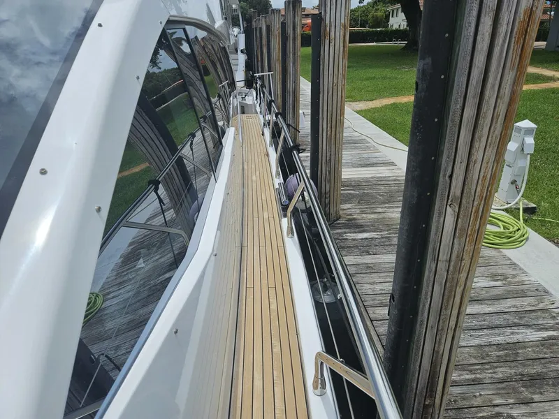 Slide: The Image of Azimut 66 2022 - 17