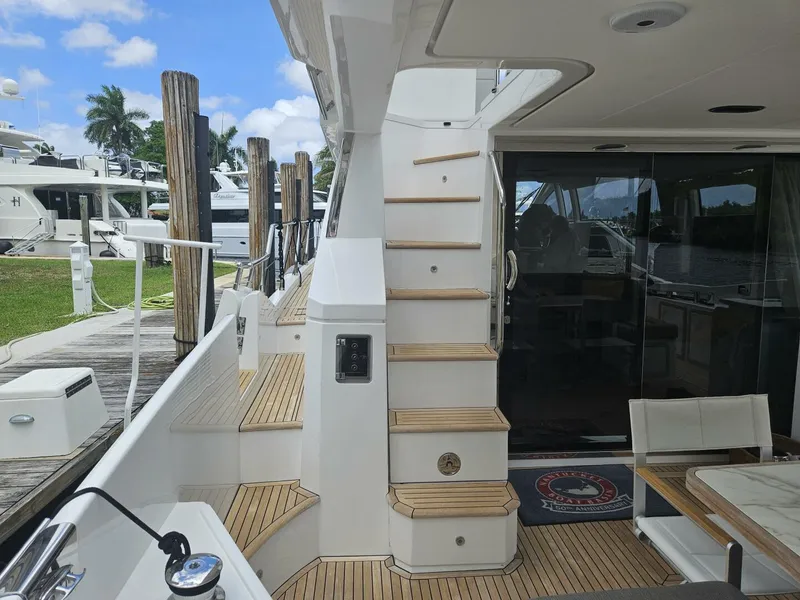 Slide: The Image of Azimut 66 2022 - 19