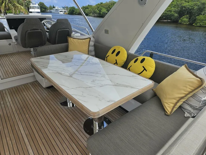 Slide: The Image of Azimut 66 2022 - 21