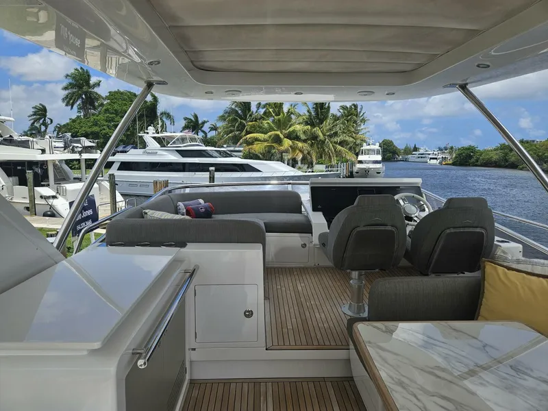 Slide: The Image of Azimut 66 2022 - 22