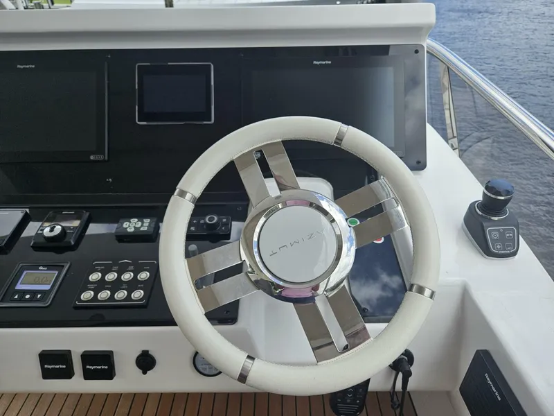 Slide: The Image of Azimut 66 2022 - 27