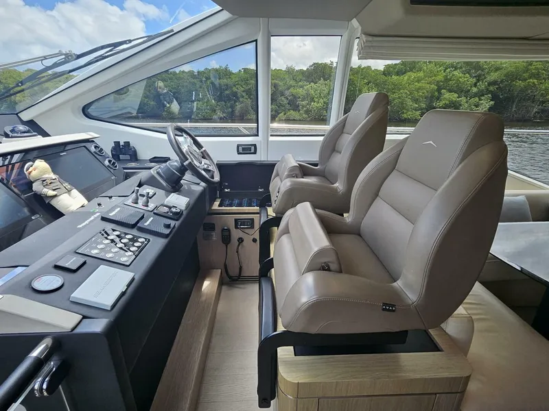 Slide: The Image of Azimut 66 2022 - 32