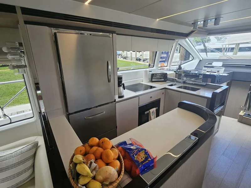 Slide: The Image of Azimut 66 2022 - 35