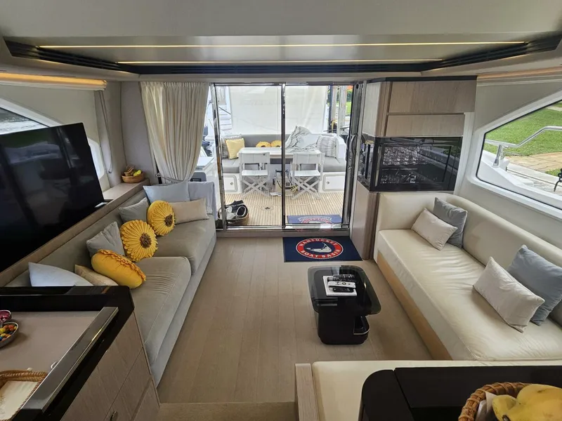 Slide: The Image of Azimut 66 2022 - 43