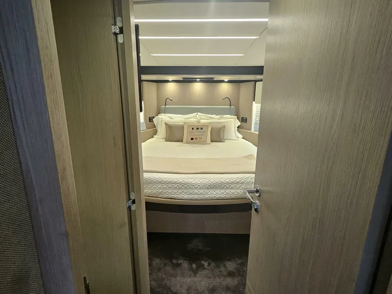 Slide: The Image of Azimut 66 2022 - 50