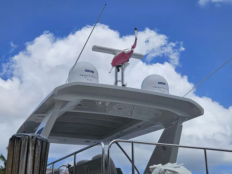 Slide: The Image of Azimut 66 2022 - 6