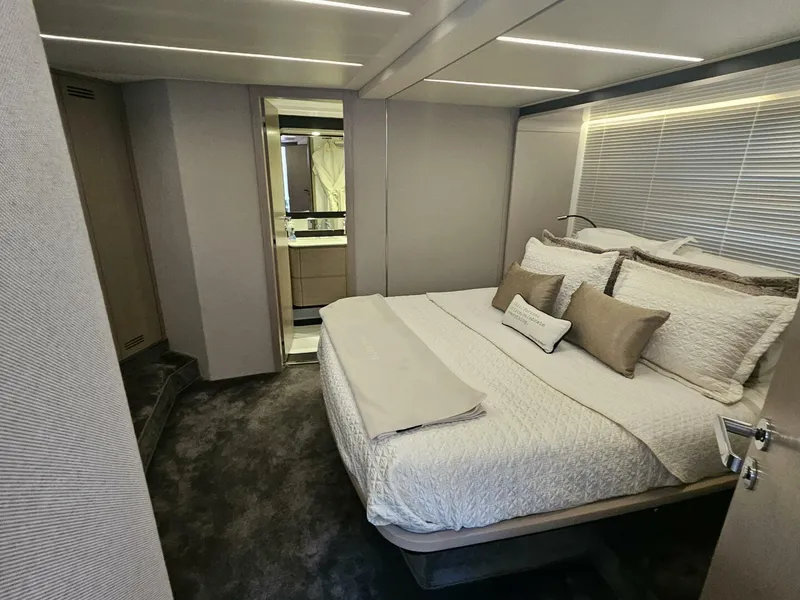 Slide: The Image of Azimut 66 2022 - 61