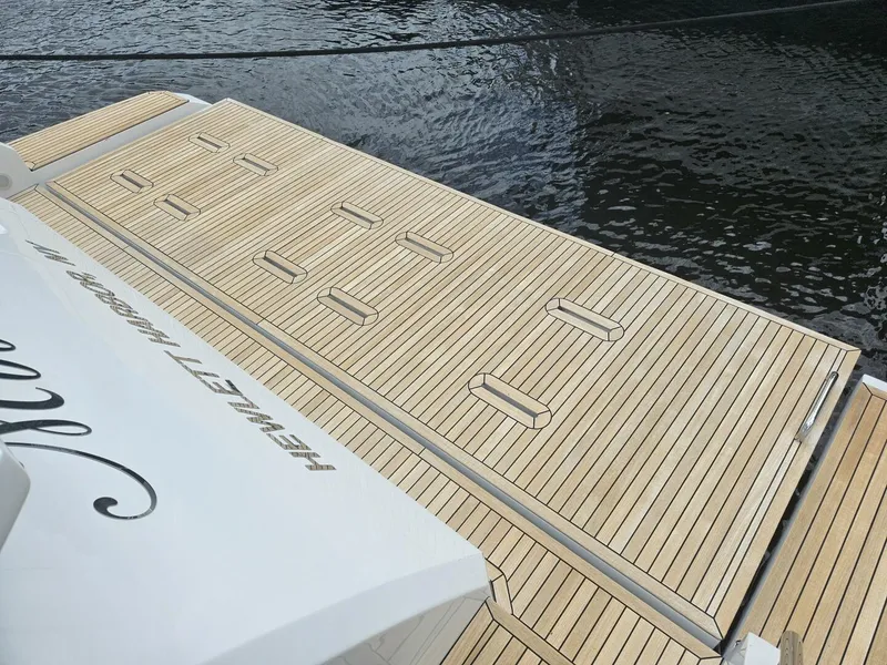 Slide: The Image of Azimut 66 2022 - 9