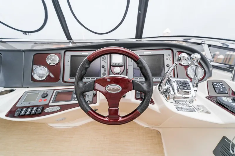 Slide: The Image of Meridian 441 Sedan 2009 - 27