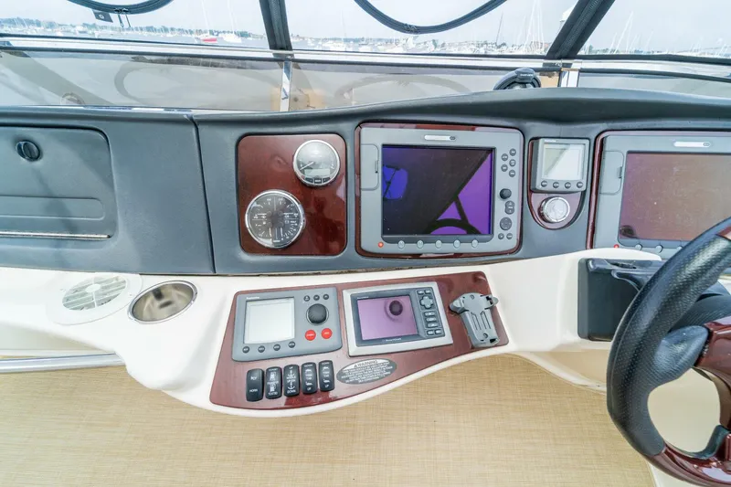 Slide: The Image of Meridian 441 Sedan 2009 - 32