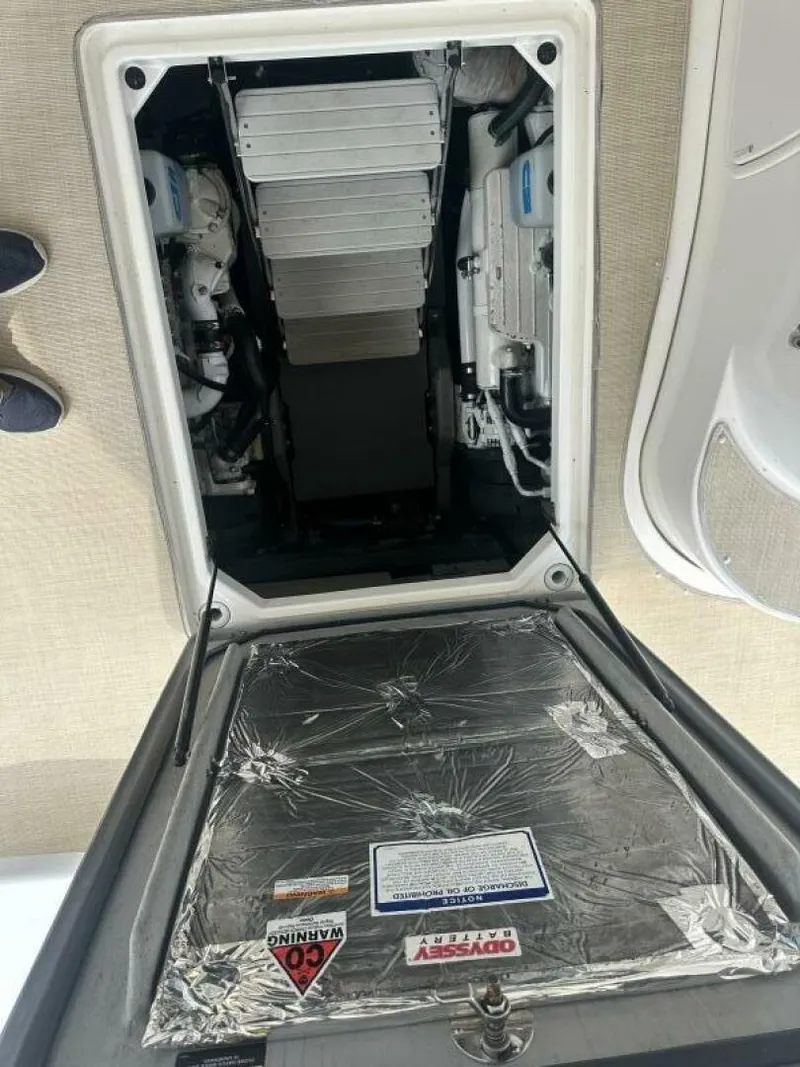 Slide: The Image of Meridian 441 Sedan 2009 - 48