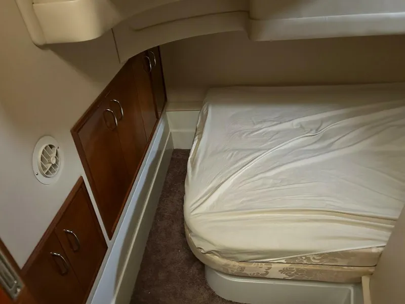 Slide: The Image of Carver Yachts 360 Sport Sedan 2003 - 17