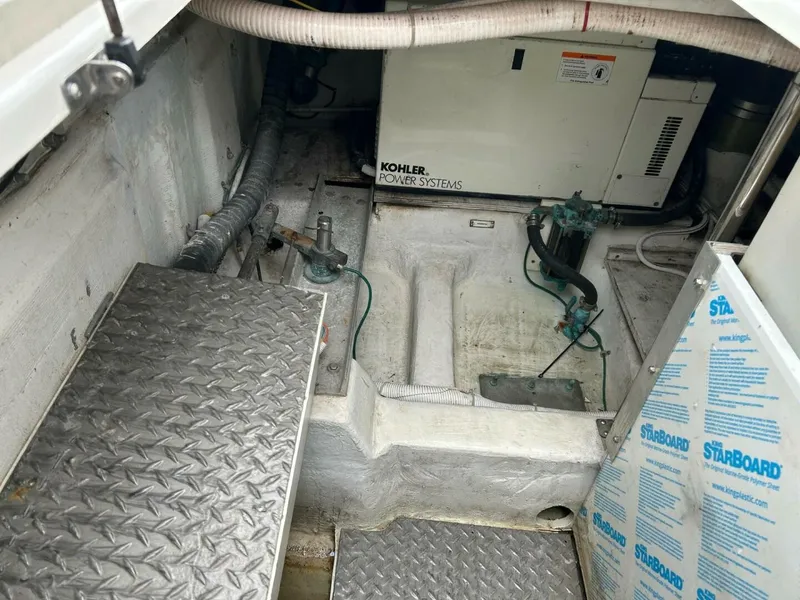 Slide: The Image of Carver Yachts 360 Sport Sedan 2003 - 19