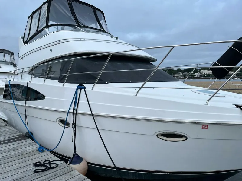 Slide: The Image of Carver Yachts 360 Sport Sedan 2003 - 3