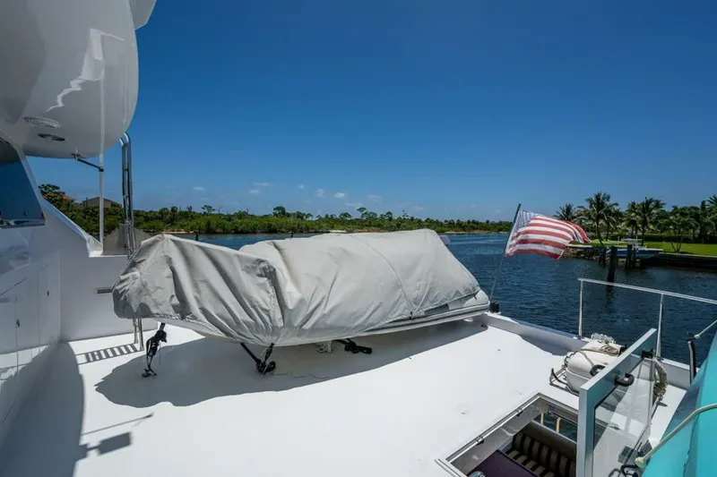 Slide: The Image of Ocean Alexander 78 Pilothouse 2005 - 22