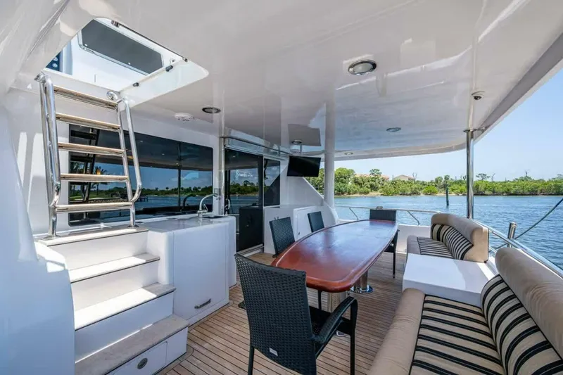 Slide: The Image of Ocean Alexander 78 Pilothouse 2005 - 26