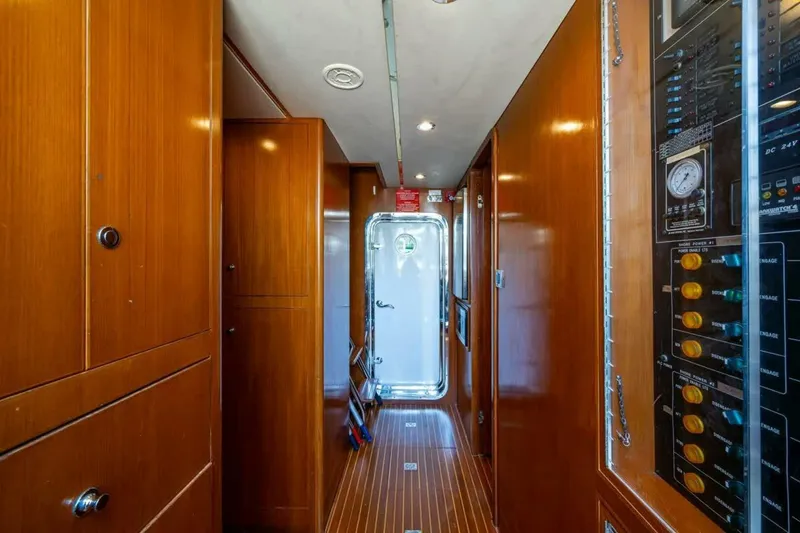 Slide: The Image of Ocean Alexander 78 Pilothouse 2005 - 72