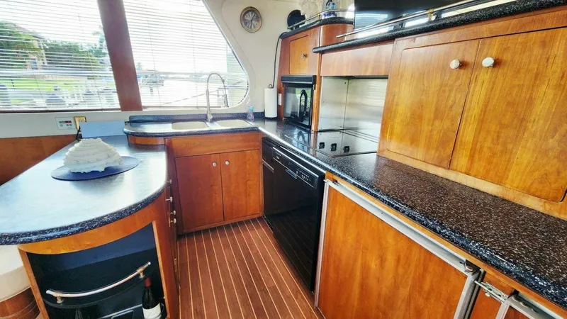 Slide: The Image of Carver Yachts 530 Voyager Pilothouse 1999 - 17