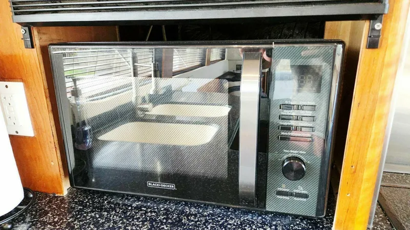 Slide: The Image of Carver Yachts 530 Voyager Pilothouse 1999 - 20