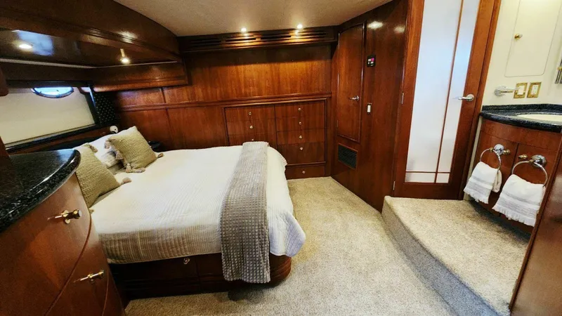 Slide: The Image of Carver Yachts 530 Voyager Pilothouse 1999 - 41