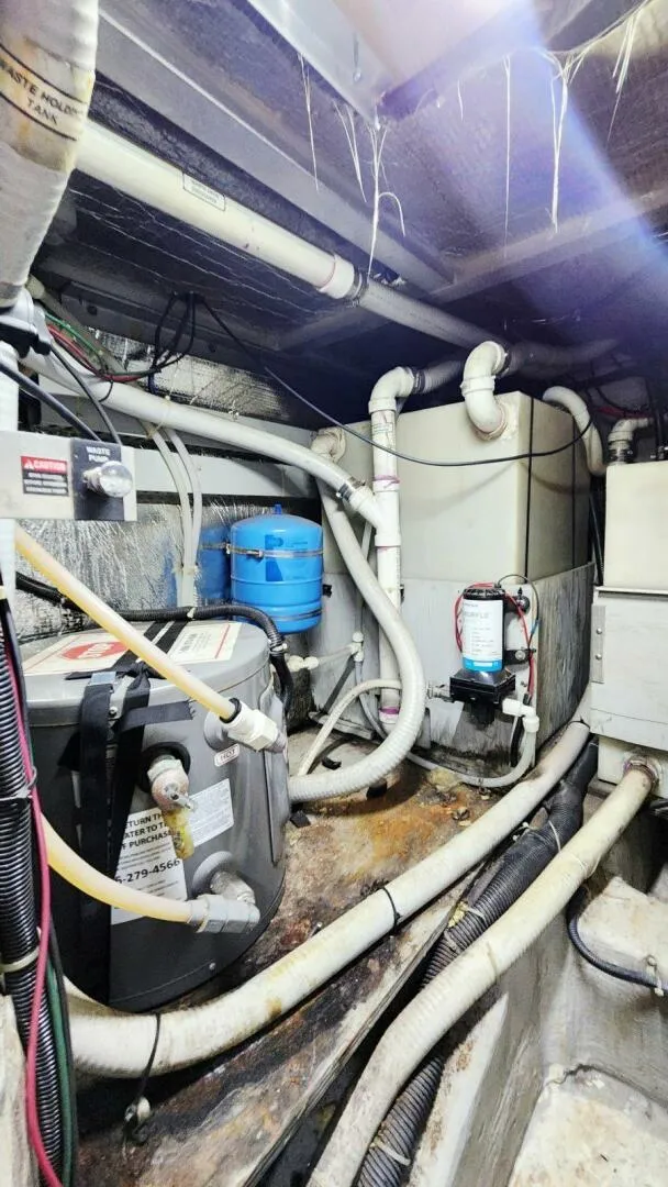 Slide: The Image of Carver Yachts 530 Voyager Pilothouse 1999 - 75
