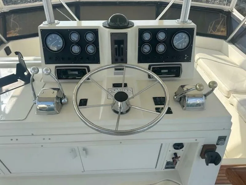 Slide: The Image of Viking 45 Convertible 1988 - 25