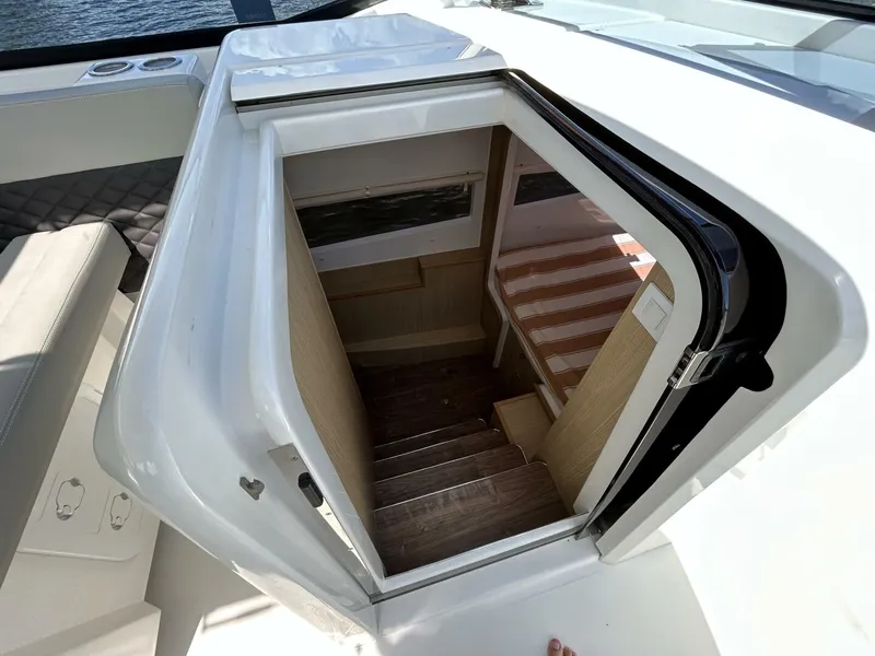 Slide: The Image of Aquila 36 Sport 2020 - 11
