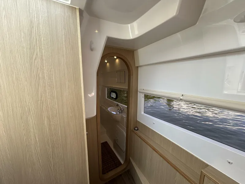 Slide: The Image of Aquila 36 Sport 2020 - 13