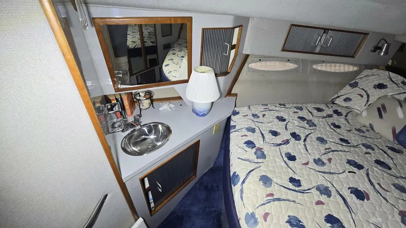 Slide: The Image of Sea Ray 390 Express Cruiser 1988 - 10