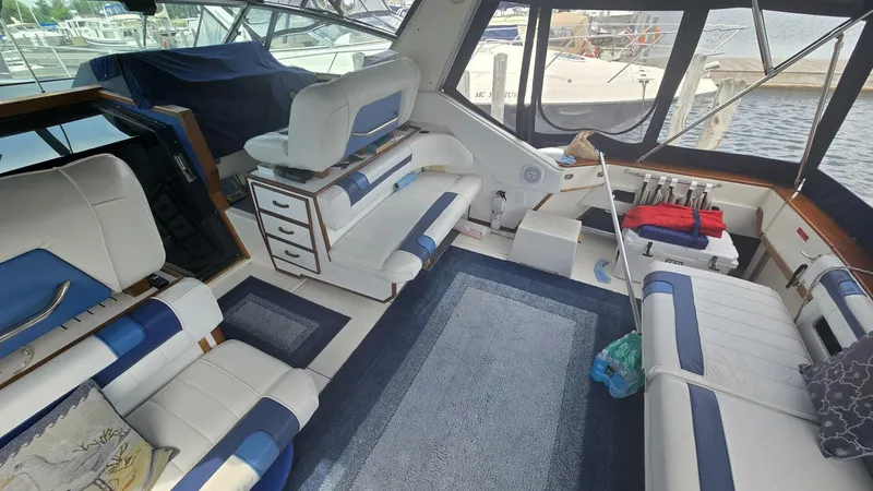 Slide: The Image of Sea Ray 390 Express Cruiser 1988 - 3