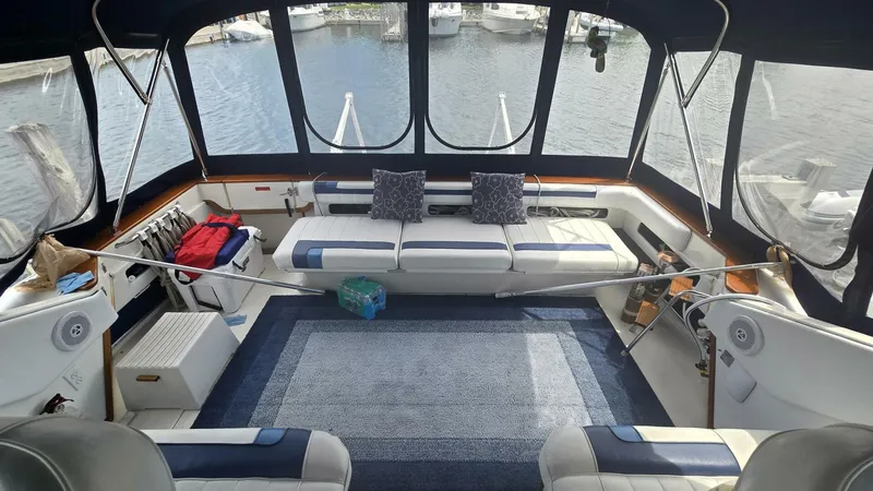 Slide: The Image of Sea Ray 390 Express Cruiser 1988 - 4