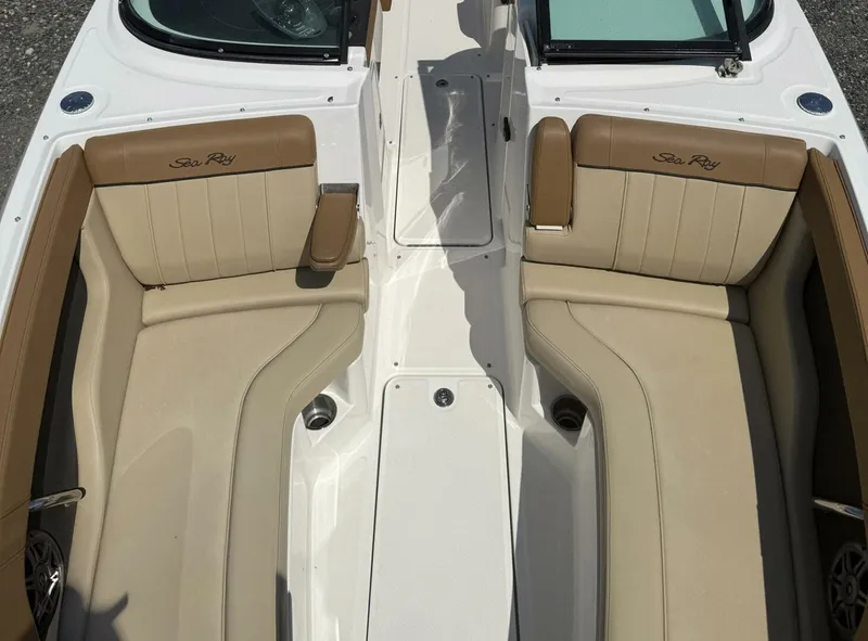 Slide: The Image of Sea Ray 240 Sun Deck Outboard 2014 - 3