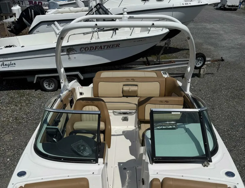 Slide: The Image of Sea Ray 240 Sun Deck Outboard 2014 - 4